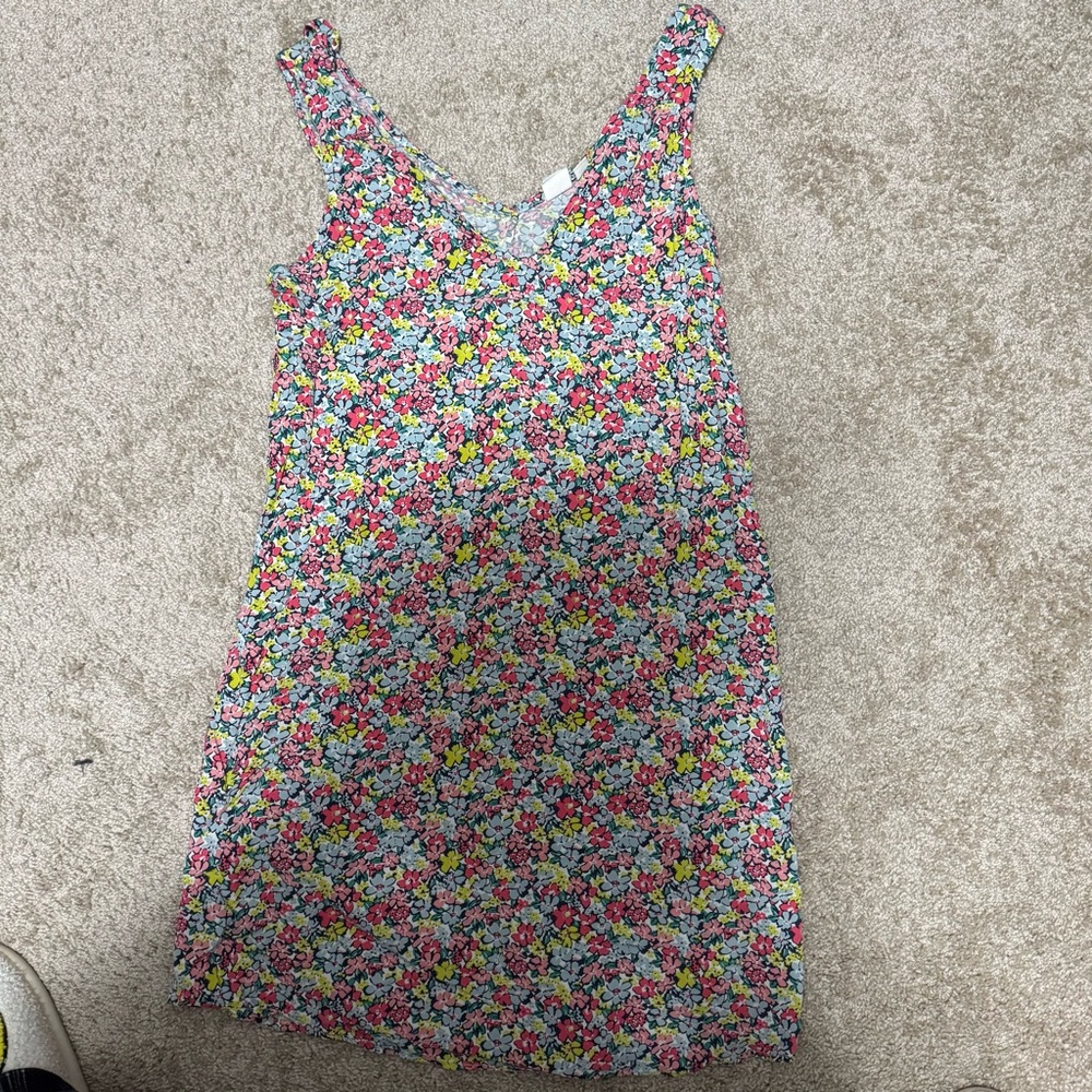 GAP Floral Dress Loose Size XS V-neck Front & Back